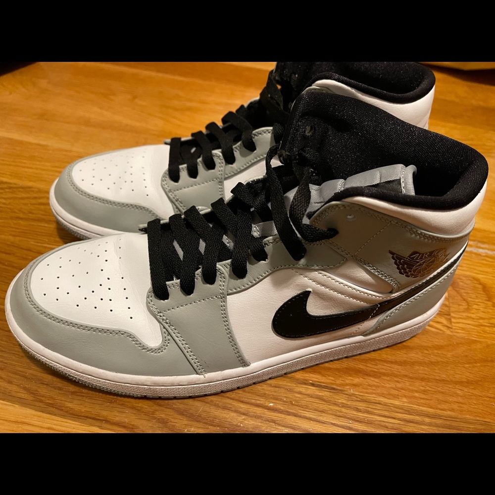 Air Jordan 1 Mid